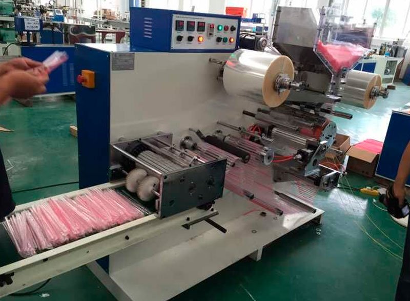 Machine d'emballage automatique de paille Tetra-pack en forme de I