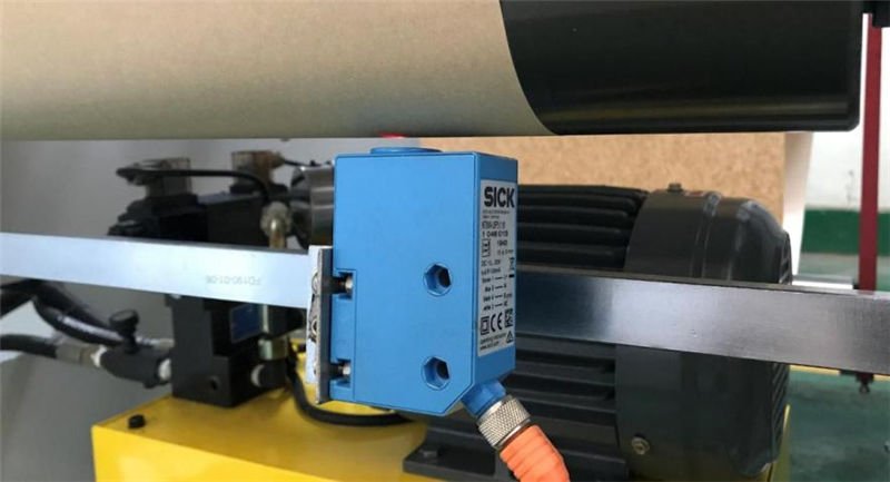 Machine à sacs en papier à fond carré (alimentation en rouleau réglable)